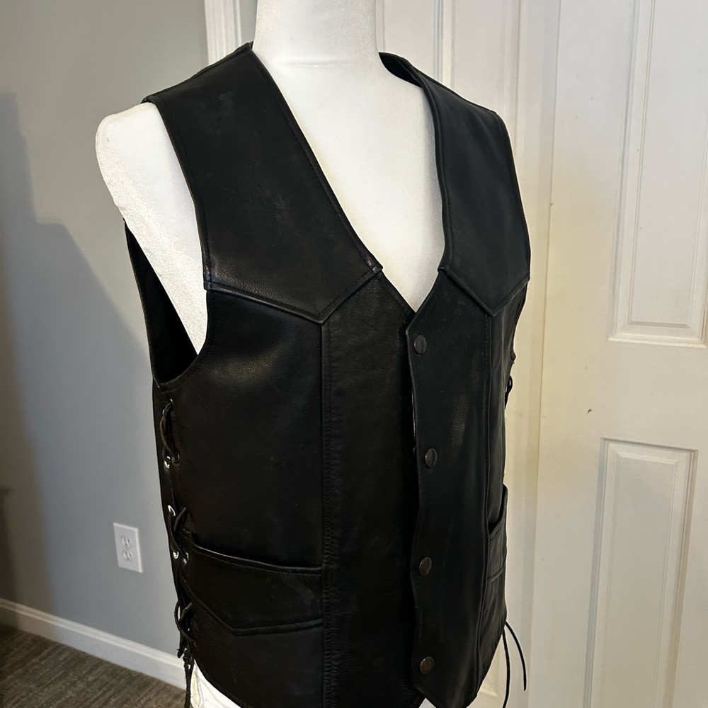 Vanguard Leather of America Black Leather Biker Vest Size 40/Medium